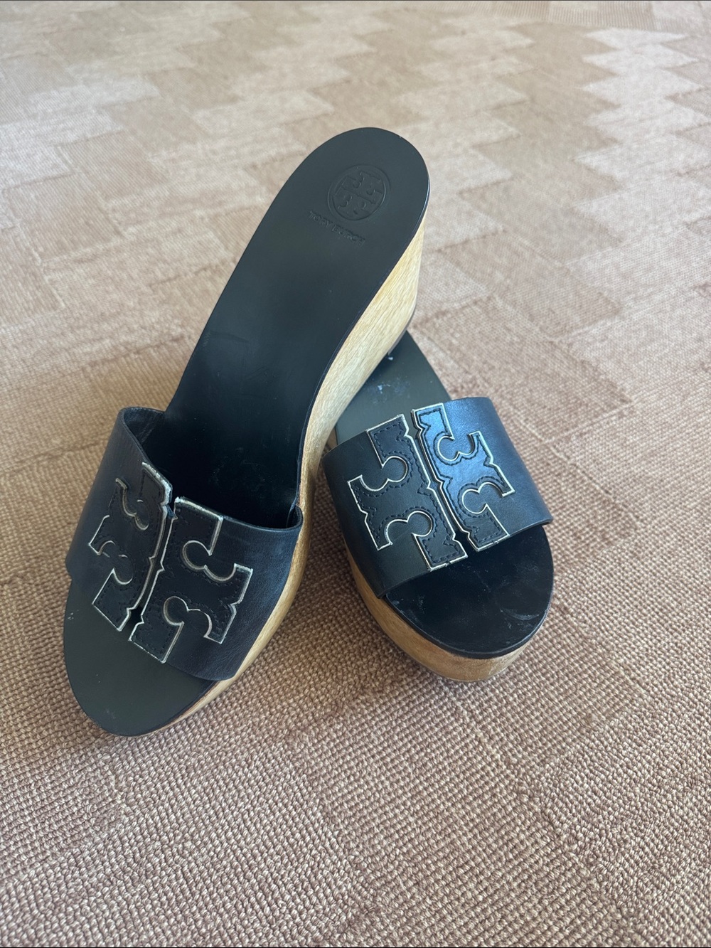 Tory Burch Ines 80 mm Black Leather Logo Slide Wooden Wedge - Picture 3 of 11